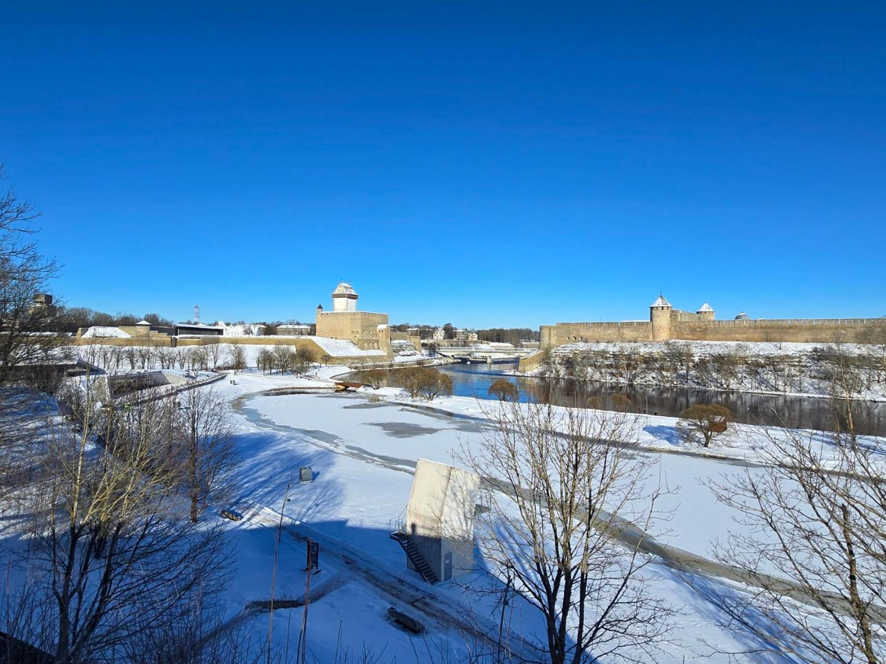 Hero Avenue Apartment Narva Luaran gambar